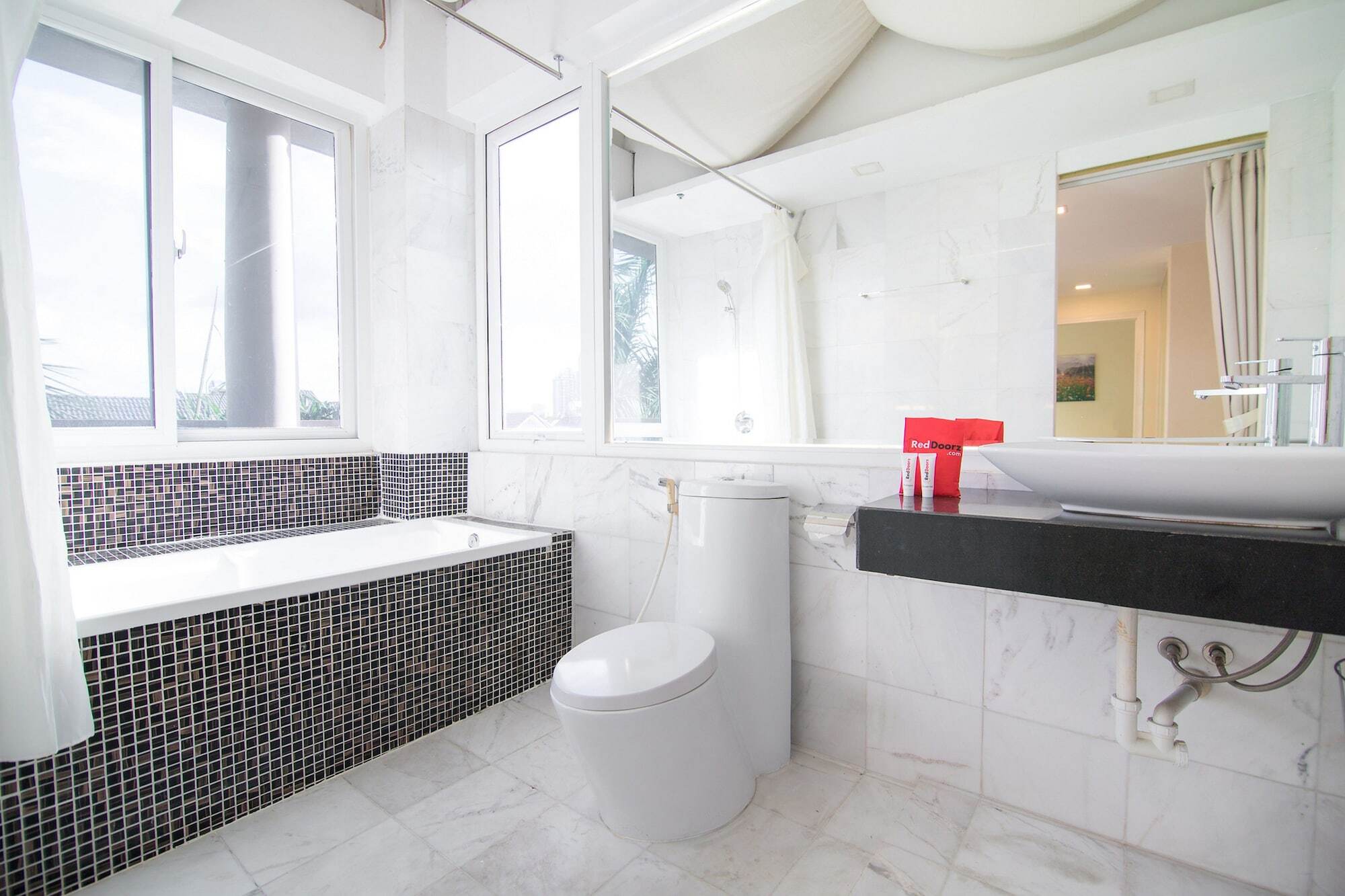 Reddoorz Plus Near Secc 2 Ho Chi Minh City Exterior photo